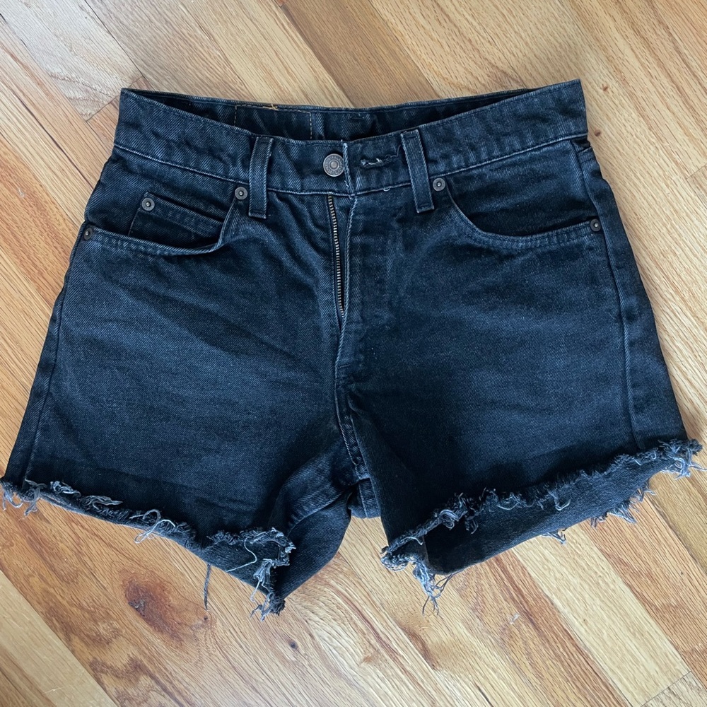 Vintage Levi’s 565 Wide Leg Student black denim shorts size 27